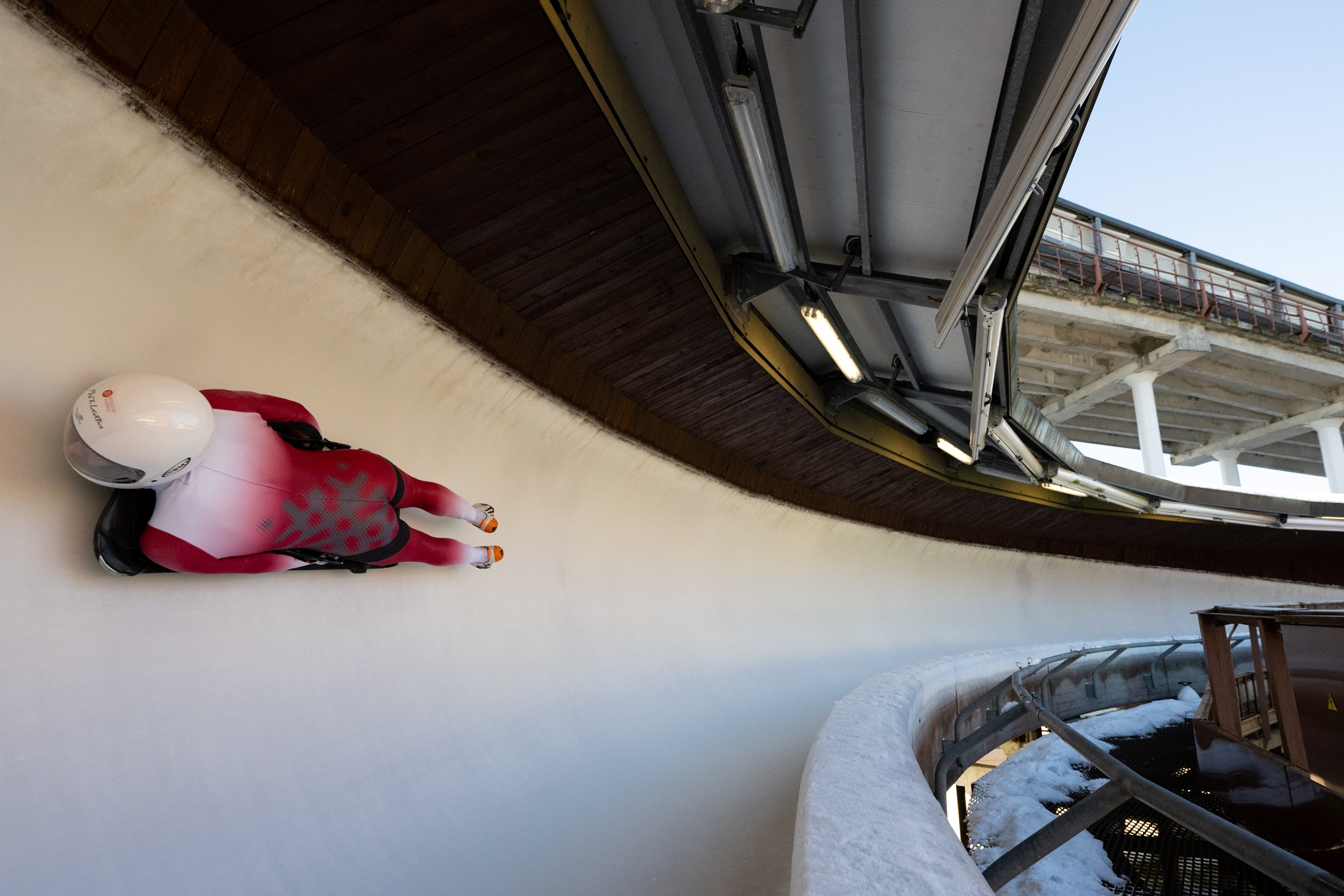 Latvijas jaunie skeletonisti un monobobslejiste ar panākumiem sāk jauno sezonu